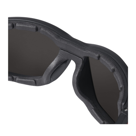 MILWAUKEE OKULARY OCHRONNE  PRZYCIEMNIANE Z USZCZE
